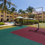 Hawthorn Suites by Wyndham Naples Rec Courts